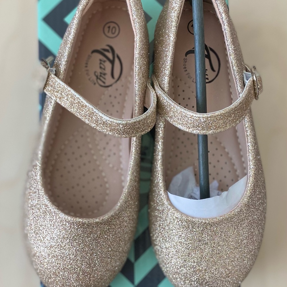 ✨New✨ Girl dress shoes size 10